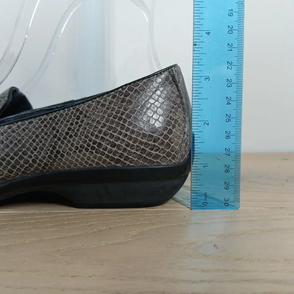 Dansko Loafers Womens 36 Grey Leather Snakeskin Embossed Low Wedge Slip On Shoes